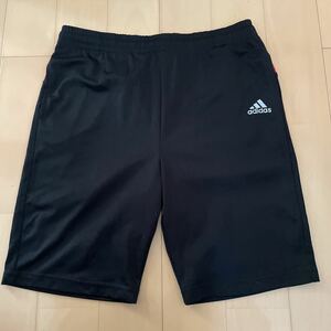 送料無料　adidas アディダス　ハーフパンツ ショートパンツ 黒×赤　140cm 送料込み