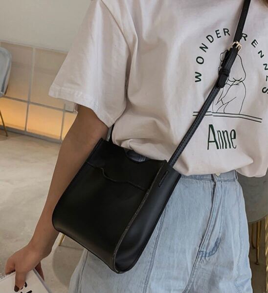 ショルダーバッグ レザーバッグ 買い物 ショッピング 鞄
