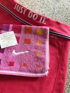 ナイキ NIKE Dri-FIT カプリパンツ ピンク&タオルハンカチセット