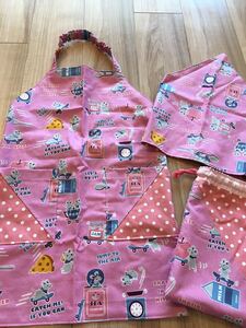 ●ハンドメイド●ネズミ*スケボー 子ども用エプロン*三角巾*巾着袋 サイズ120 サーモンピンク
