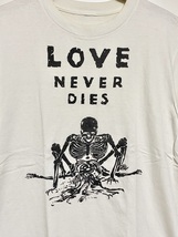 90's ビンテージ☆LOVE NEVER DIES スカルプリント 半袖Tシャツ 白 ホワイト 骸骨 モノクロ 白黒_画像3