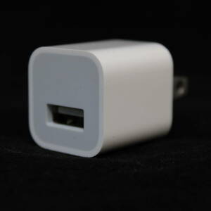 a05759Apple 5W USB 電源アダプタ【USED】