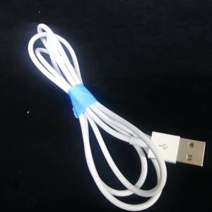 a05777Lightning USB ケーブル 全長105㎝ ホワイト【USED】