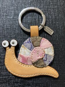 COACH キーホルダー キーリング カタツムリ