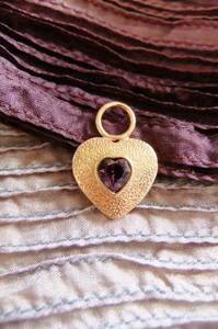 KREMENTZkre men tsu: amethyst color. Heart Stone. charm 