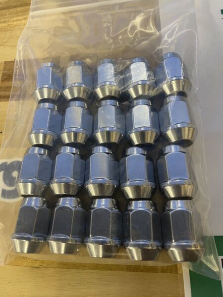 ニッサン車に使えます!!新品ナット20個セット!M12×1.25P 19HEX メッキ袋タイプ!全国送料込み!