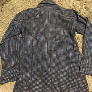 古着 日本製 ハイ シャラク 不思議柄 奇抜 幾何学模様 柄シャツ 長袖 青系 細身 長袖シャツ ビンテージ 70s 80sの画像5
