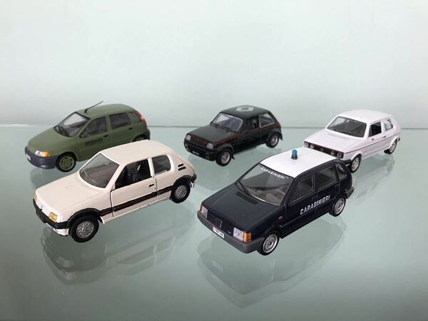 送料無料　1/43位　かわいいコンパクトカー　ミニカー　セット　FIAT PUNTO UNO PEUGEOT 205 GTI 5 ALPINE VW GOLF SOLIDO等