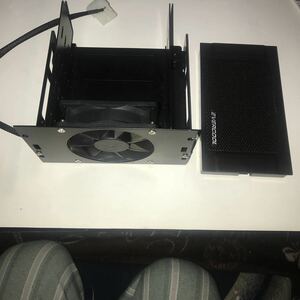 （ボーナスプライス）Evercool HD-AR-RBK HDD Cooling Box for Three 3.5 HDD