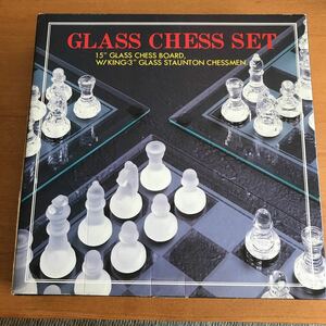 ガラス製チェス盤