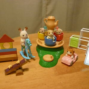 エポック社 シルバニアファミリー 楽しい遊具とお人形 の画像1