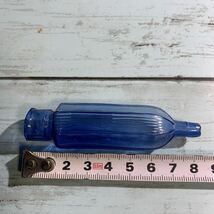 目薬 ガラス 昭和レトロ ガラス瓶 ガラス瓶 昭和レトロ 当時物 青 目薬瓶 薬瓶 (2083)_画像6