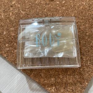 ケース付きクリアネイルチップ おまけ粘着シール付き