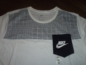 新品♪Nike(ナイキ)♪ポケット付き半袖Teeシャツ♪XＬサイズ♪ホワイト♪