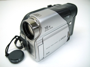 【SZ5762】ジャンク扱い Victor ビクター デジタルビデオカメラ GR-D72-H 2003年製 動作未確認 長期保管品 used