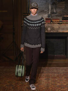  just a little sharing equipped unused goods * Valentino Valentino 2017AW Paris collection Ran way appearance design knitted sweater ( smaller. M)