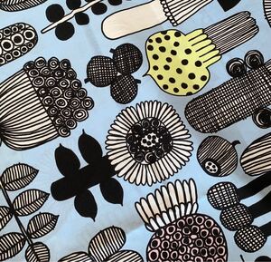 新品★marimekko はぎれ 生地 プータルフリン パルハート 30×72 水色 家庭菜園 布 花柄 マリメッコ コットン生地