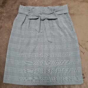 【BANANA REPUBLIC、未使用に近い】バナリパ　チェックひざスカート 灰色　サイズ２　