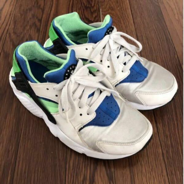 スニーカー　AIR HUARACHE NIKE ナイキ