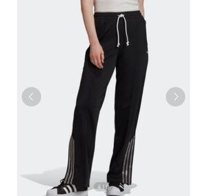 adidasトラックパンツ(ジャージ)