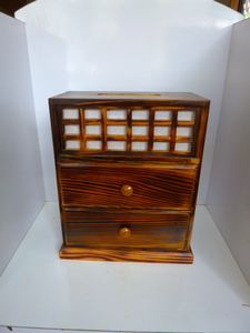 Art hand Auction ●小抽屉柜和配件盒由木工工匠手工制作●消毒产品 H4968, 家具, 日本, 抽屉柜