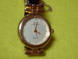 珍品　デザイン　JUNGHANS　女性用腕時計　ブレスレットタイプ