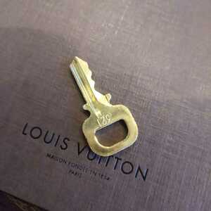送料無料 鍵のみになります。番号321 美品 Louis Vuitton パドロック カデナ 南京錠 ルイヴィトン 鍵 ゴールド