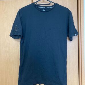 adidastシャツ Tシャツ