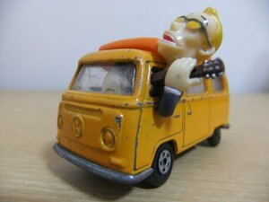  place san *tokoro san Matchbox VOLKSWAGEN CAMPER orange length approximately 68mm