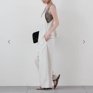 バックフリルサロペット☆新品