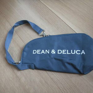 税不要特価 新品!DEAN＆DELUCA ディーン＆デルーカ ディーンアンドデルーカ 黒 ロゴ入り 保冷ボトルケース♪クーラーボトルケース グレー