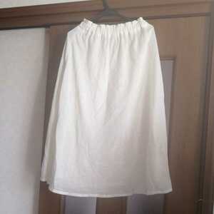 MICHEL　ＫＬＥＩＮ　麻１００%　オフホワイトのスカート　ウエスト６０cm　東京スタイル