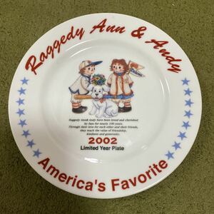 ラガディ・アン＆アンディー raggedy ann&andy イヤープレート 2002 カントリー インテリア 皿 磁器