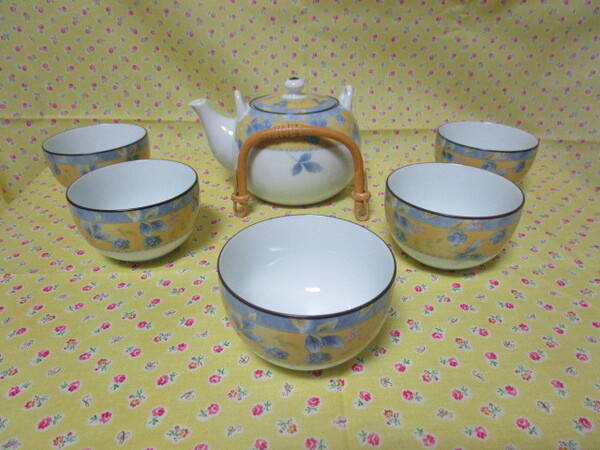 A NORITAKE「乃りたけ★木の実模様の急須&湯呑み5客セット」~箱なし