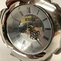 昭和レトロ 当時物 オリエント ORIENT 花型クローム鍍金置き時計 クロック Clock 不動 台径 約12cm 高さ 約22cm　レトロポップ_画像2