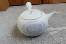 有田焼 百仙作 茶器揃 茶器セット 急須×1 湯呑×5 和紙絞り地紋 和紙絞り柄 茶道具 横手形急須 煎茶 煎茶道具_画像6