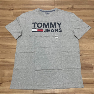 USA正規品 【 TOMMY JEANS 】 トミージーンズ ロゴ Tシャツ コットン100％ ストリート HIPHOP 袖ワンポイント グレー 〈Ｌ〉