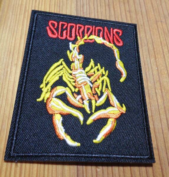 黒黄（四角）◆新品スコーピオンズ　Scorpions　ドイツ　ハードロック　ヘヴィメタル・バンド 西ドイツ　刺繍ワッペン◆音楽　ミュージック