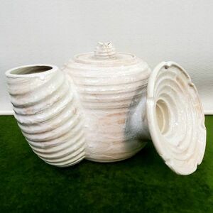 ** extra-large small teapot / earthenware teapot ceramics ornament / interior *