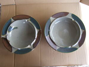  灰皿　2個　大型円形 陶器製 約31.6㎝×高さ約8.5㎝ 