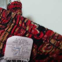 送料込【KATHERINE MARIE】古着 USED 赤黒ペイズリー柄チューブトップミニスカート　　made in U.S.A　フリーサイズ？ウエストゴム_画像5