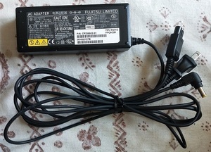 Fujitsu AC Adapter PTW1931N Используется