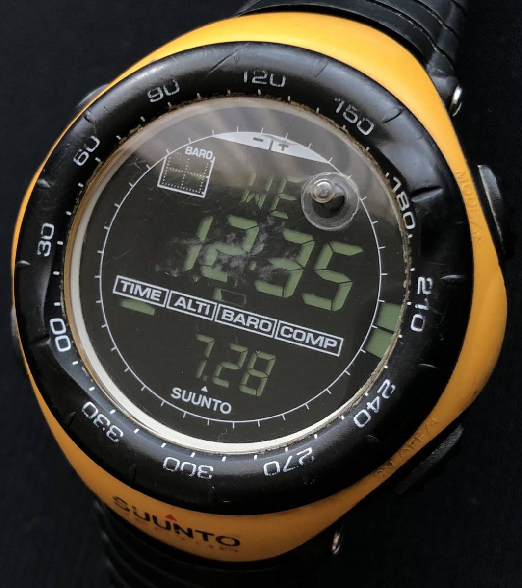 【未使用品】SUUNTO　VECTOR　スント　ベクター　オレンジ 腕時計(デジタル) 在庫有 即納可