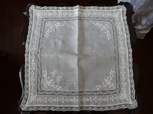 Grace アンティーク フランス 19世紀後半頃 リネンに 白糸刺繍