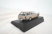 DISM 日産 セドリックバン 後期型 Deluxe 1/43 ミニカー_画像2