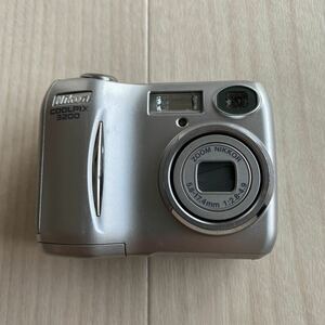 Nikon COOLPIX 3200 ニコン クールピクス デジタルカメラ デジカメ 単三電池 D351