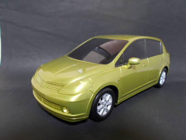 日産 ティーダ カラーサンプル 色見本 「ハーベストイエロー」