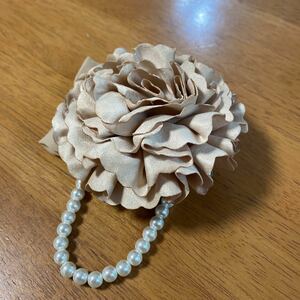 パール付き　こコサージュ 入学式 flower ヘアゴム