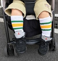 SkaterSocks ベビー キッズ ロングソックス 靴下 赤ちゃん Kids White tube socks with Neon Green stripes style 1 (10インチ)_画像4