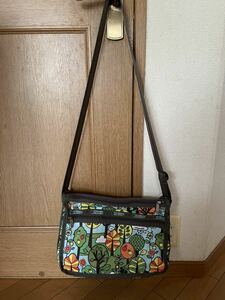 LeSportsac(レスポートサック)激カワ総柄デザイン　5ポケット　ショルダーバッグ